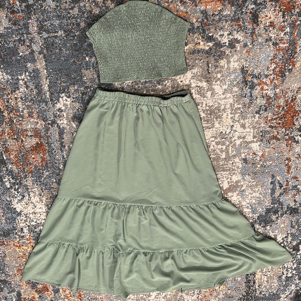 Chic Olive Green Blouse with Smocked Detail